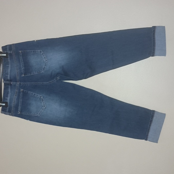 Time and Tru Girlfriend Cuffed Ankle Jeans - Picture 3 of 4